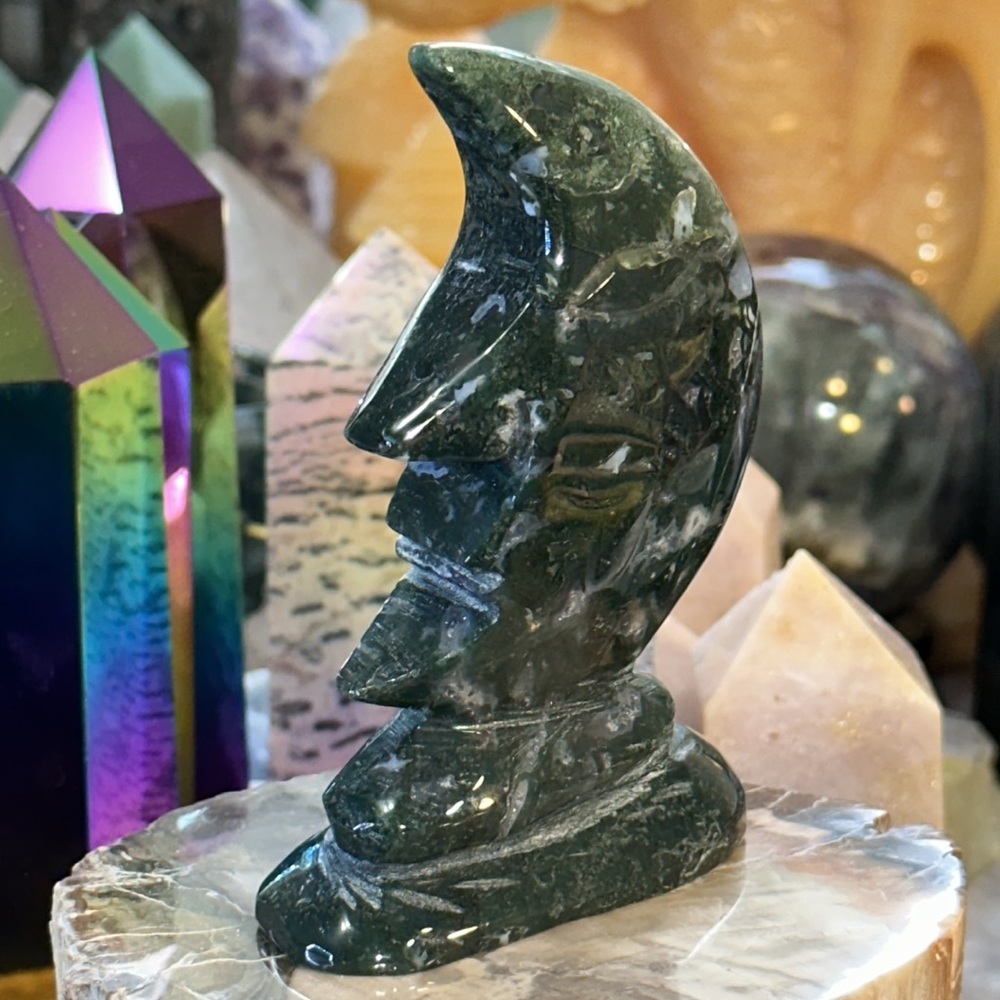 ๐ธSALE๐ธ Moss Agate Moon Face Carving! - Picture 4 of 5